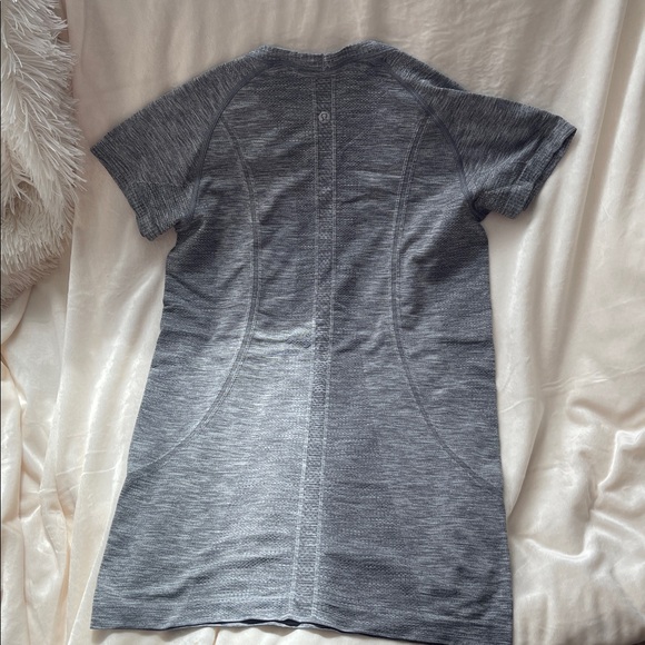 Gray Short Sleeve Athletic Top - Picture 2 of 3